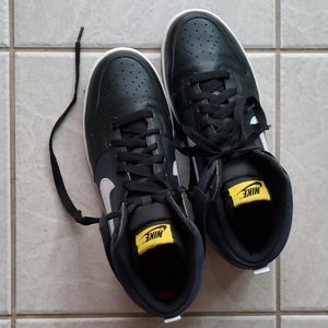 Nike high top men's shoes